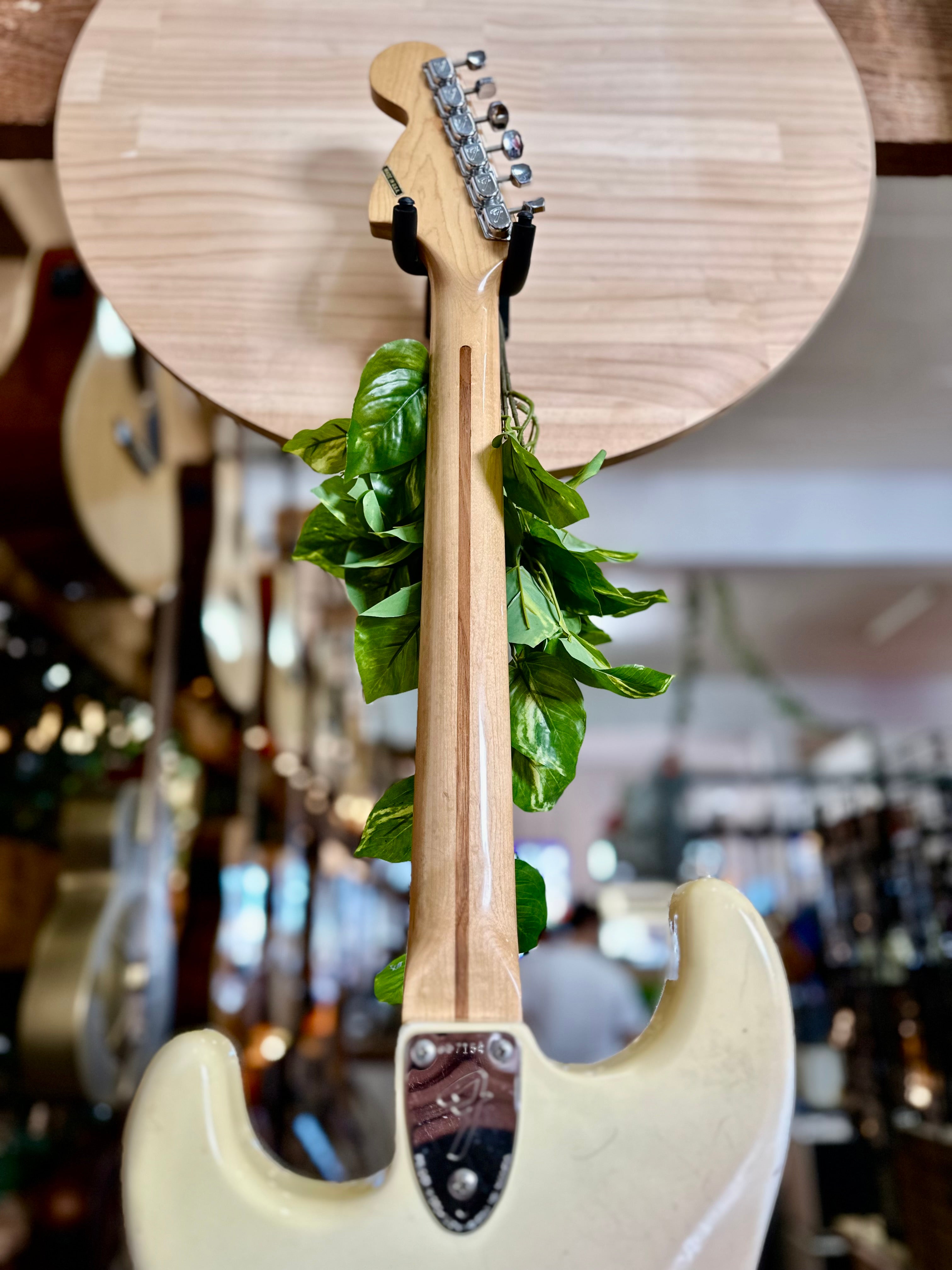 Fender | Stratocaster | Olympic White | 1975 | Vintage Fender | Stratocaster | Olympic White | 1975 | Vintage